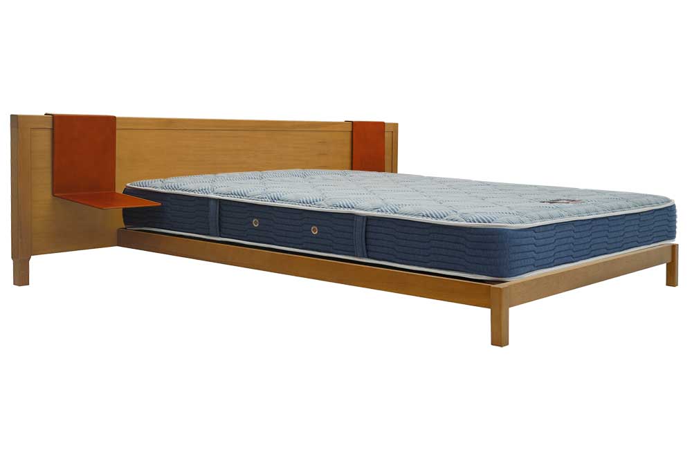 クィーンベッドフレーム ハンガーテーブル付きx2 (中古)